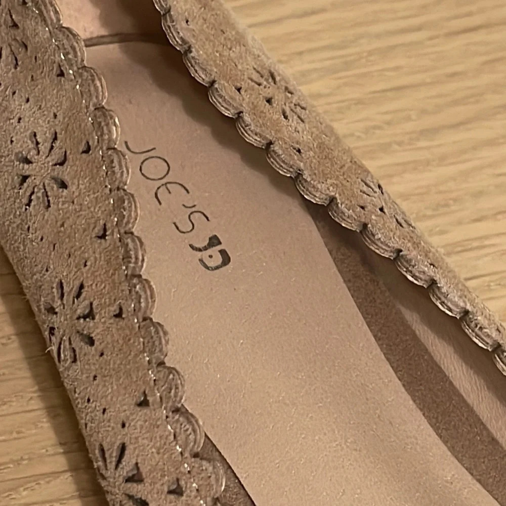 Joe’s Pointy Almond Toe Suede Cutout Flats Tan size 8.5 - Picture 13 of 16